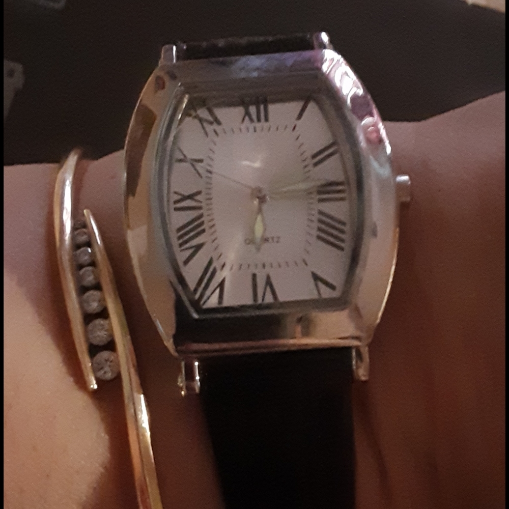Watch - Picture 3 of 4